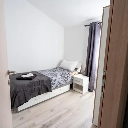 Bluebay Kaštel Novi