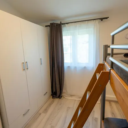 Bluebay * Kastel Novi